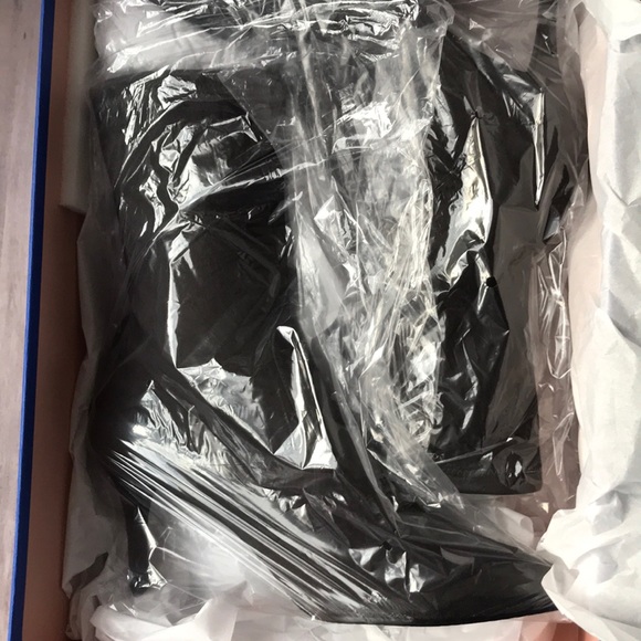 NWT Stuart Weitzman Cling Stretch Booties - Picture 3 of 6